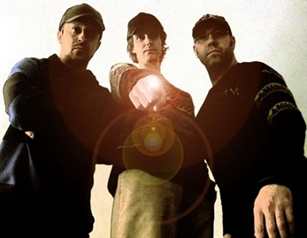 Concierto-vermut para presentar los locales Ok Corral