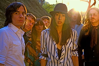 Limpieza de cara para el sello Casablanca