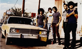 At the Drive-In, nuevo cabeza de cartel para FIB