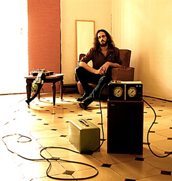 Joseba B. Lenoir en solitario