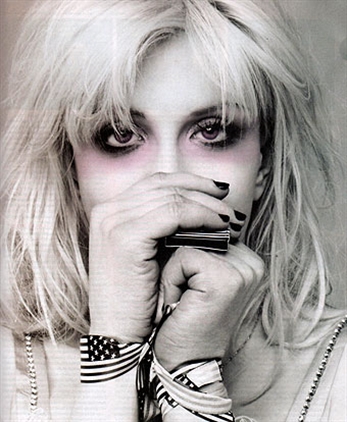 Courtney Love contra los Teleñecos