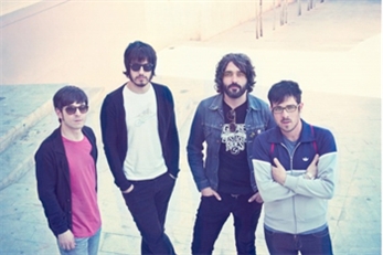 Estrella Levante SOS 4.8 presenta SOS Avenue