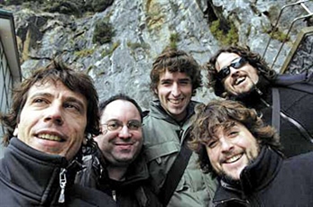 The Uski’s pescando chipirones