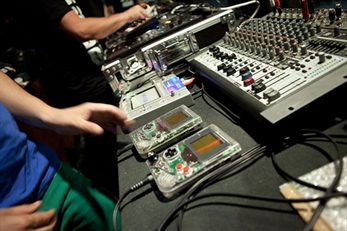 El documental “Europe in 8 bits” sobre la música chip busca financianción