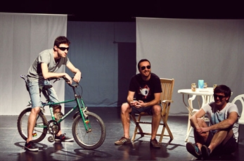 Vuelve “AZUL #15” de la compañía Canallaco Teatre