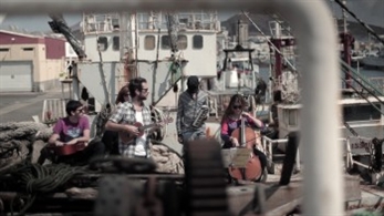 Un barco abandonado es el nuevo escenario de "Dearland on Location"