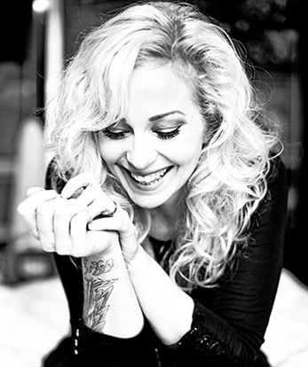 Anneke Van Giersbergen actuará en Madrid y Barcelona