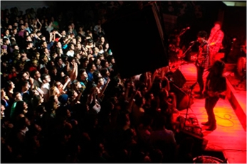 ¿Quieres tocar en la sala Fanatic de Sevilla?