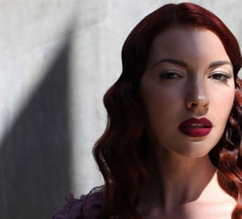 Chrysta Bell, la musa de David Lynch, actúa en España