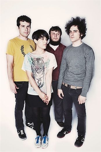 El disco de Triángulo De Amor Bizarro no verá la luz hasta 2013