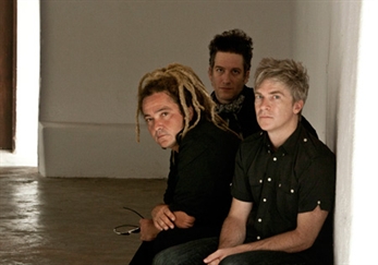 ¿Quieres conocer en persona a Nada Surf?