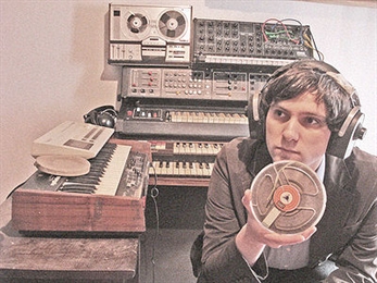 Los Claveles, Diego García o Mujeres en la banda sonora de "Animals"