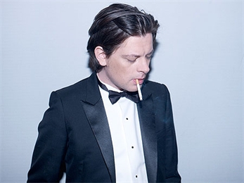 Benjamin Biolay presenta videoclip