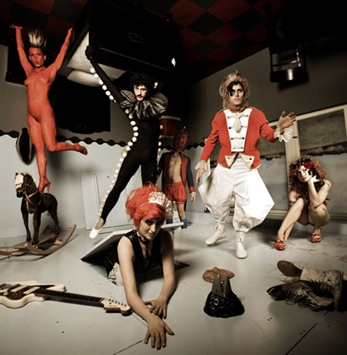 Bonaparte, gira española en noviembre