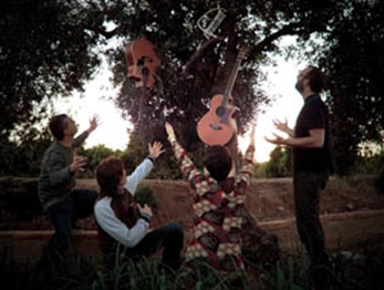 Moonflower celebrará el primer aniversario de "First Time" regalando su descarga