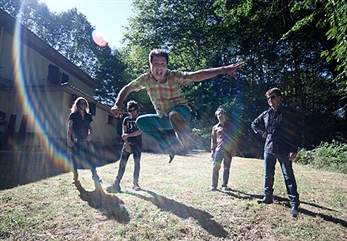 Max Gamuza presenta su primer videoclip