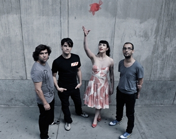 The Gift en Centro Niemeyer