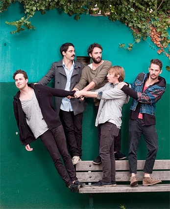 Local Natives avanzan un tema de su segundo disco