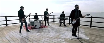 Videoclip de La Habitación Roja para "Siberia"