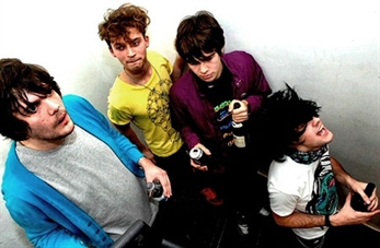Klaxons tienen listo su nuevo material
