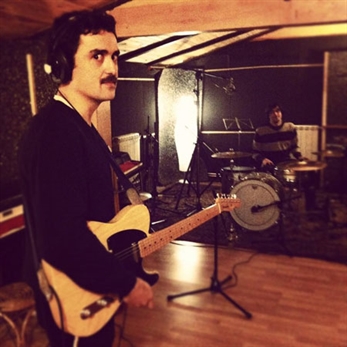 Muy Fellini estrenan “Salir de esta ciudad”