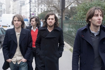 Phoenix estrenan el clip de "Entertainment"