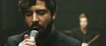 Foals a lo Scorsese en su nuevo clip
