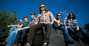 The Vegabonds en el Niemeyer