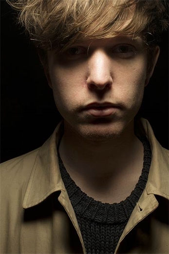 James Blake se cabrea con Universal