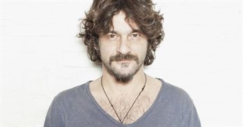 Quique González cuelga el cartel de "no hay billetes" en sus dos actuaciones de Bilbao