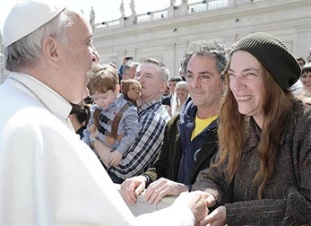 Patti Smith lloró cuando supo que el papa se llamaría Francisco