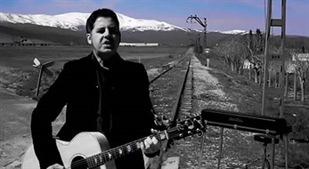 Lapido presenta el video de "Muy lejos de aquí"