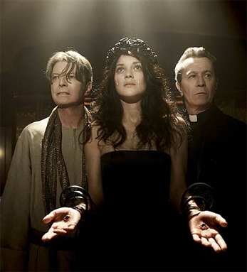 Gary Oldman y Marion Cotillard en el nuevo clip de Bowie