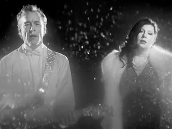 “Plastic Cup” nuevo video de Low