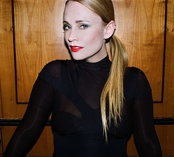 Annie comparte “Back Together” de su EP junto a Richard X
