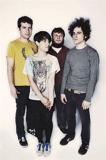 Triángulo de Amor Bizarro en Gijón