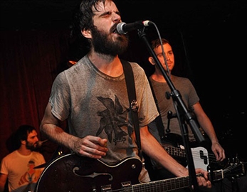Titus Andronicus versionan el “I Love It” de Icona Pop