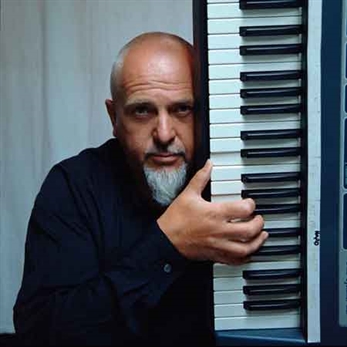 Peter Gabriel prepara material nuevo para el 2014