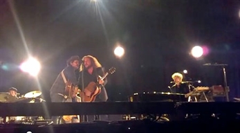 Bob Dylan toca en directo con Wilco y My Morning Jacket