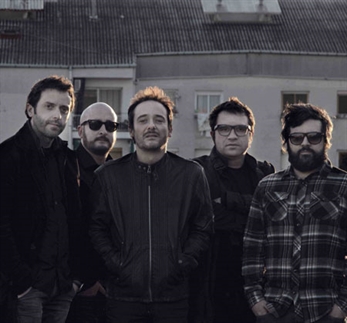El Festival Sin Sal y Love Of Lesbian cancelan en Galicia por la catástrofe de Santiago