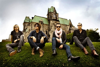 Stone Temple Pilots con Chester Bennington de Linkin Park