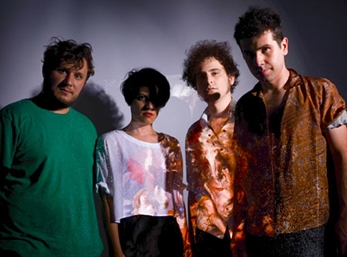 Triángulo de Amor Bizarro comienzan gira