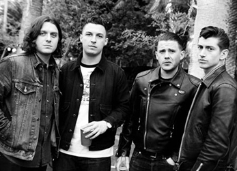 Alex Turner busca chica