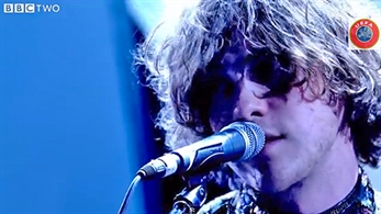 MGMT interpretan "Your Life Is a Lie" en el show de Jools Holland