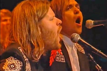 Colaboración en directo entre Arcade Fire y Neil Young