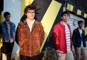 The Free Fall Band rinden tributo a sus artistas favoritos