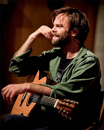 Neil Halstead interpretará “The Velvet Underground & Nico” en marzo