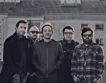 Estrenamos el clip de Love Of Lesbian interpretando a Burt Bacharach