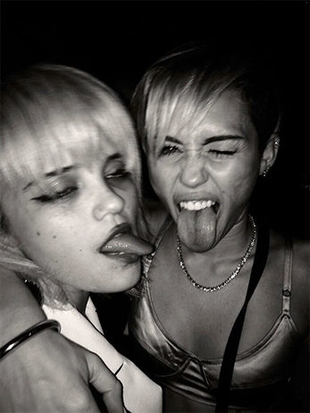 Sky Ferreira e Icona Pop de gira con Miley Cyrus