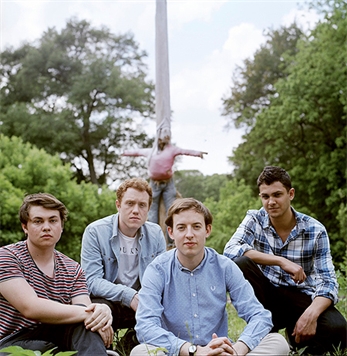 Bombay Bicycle Club anuncia gira y estrena nuevo vídeo para “Carry Me”